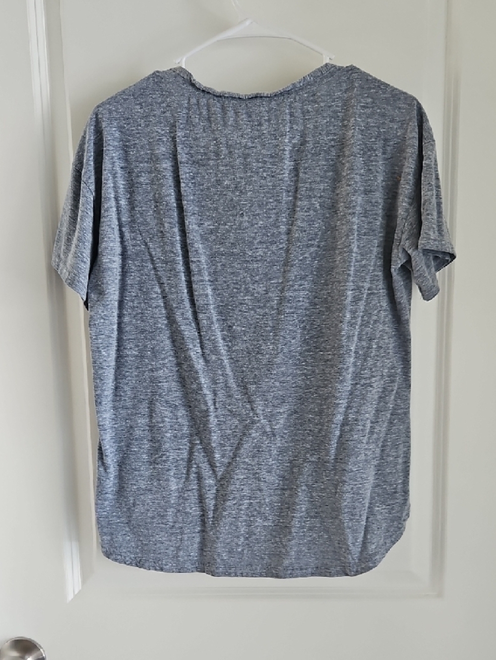 Lucky Brand Heather Gray V-Neck Tee with Palm Sunset Graphic - Picture 3 of 3